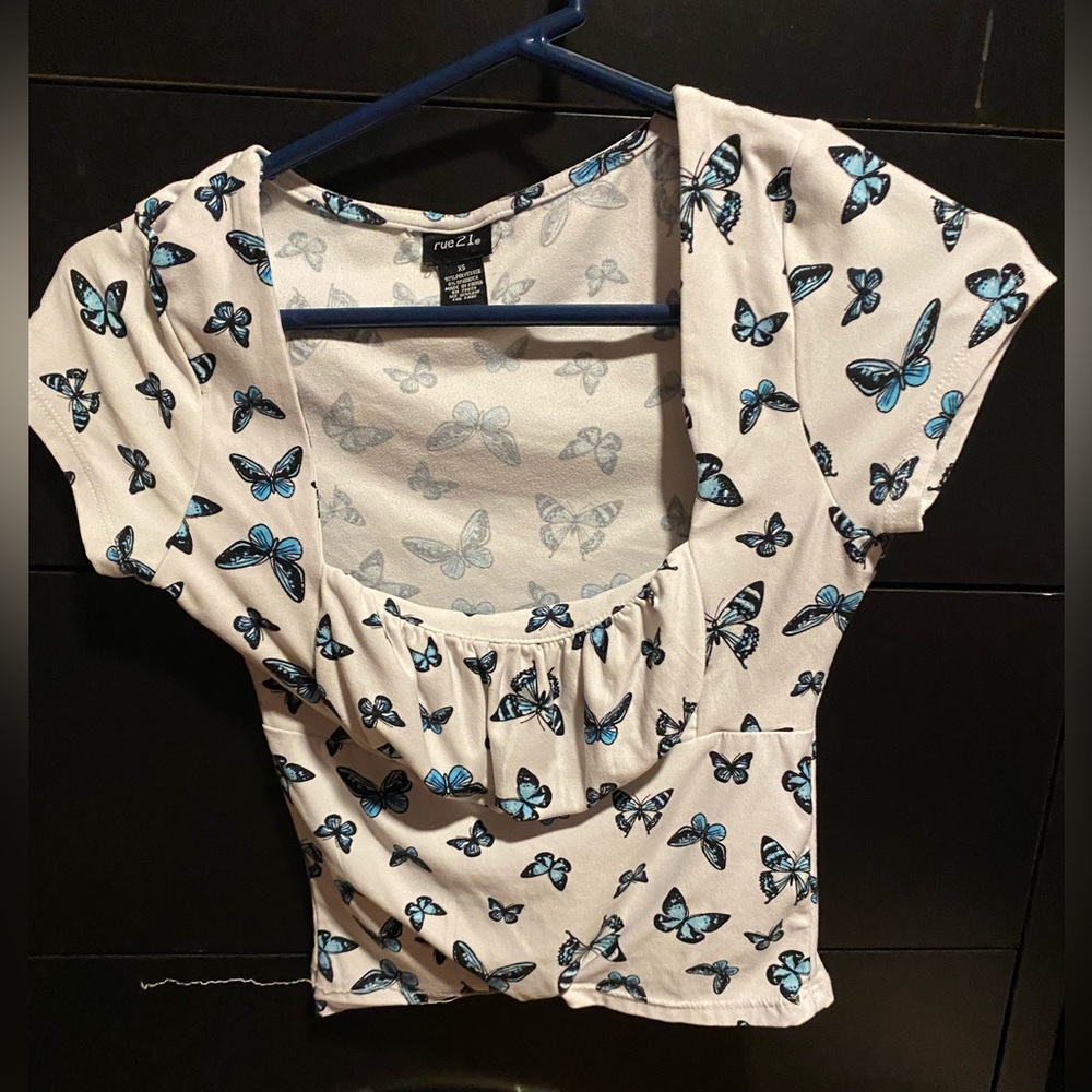 rue 21 butterfly crop top